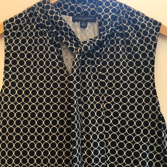 Banana Republic silk shell with tie - Picture 4 of 8